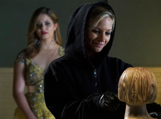 whoa pretty little liars actually revealed a s identity two years